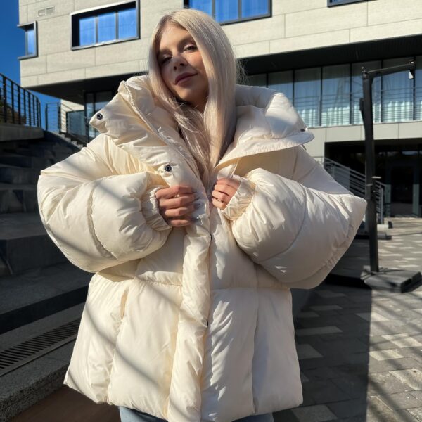Курточка жіноча молоко