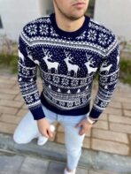 Синий свитер снежок